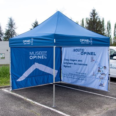 Tente pliante 3x3m personnalisée Musée Opinel